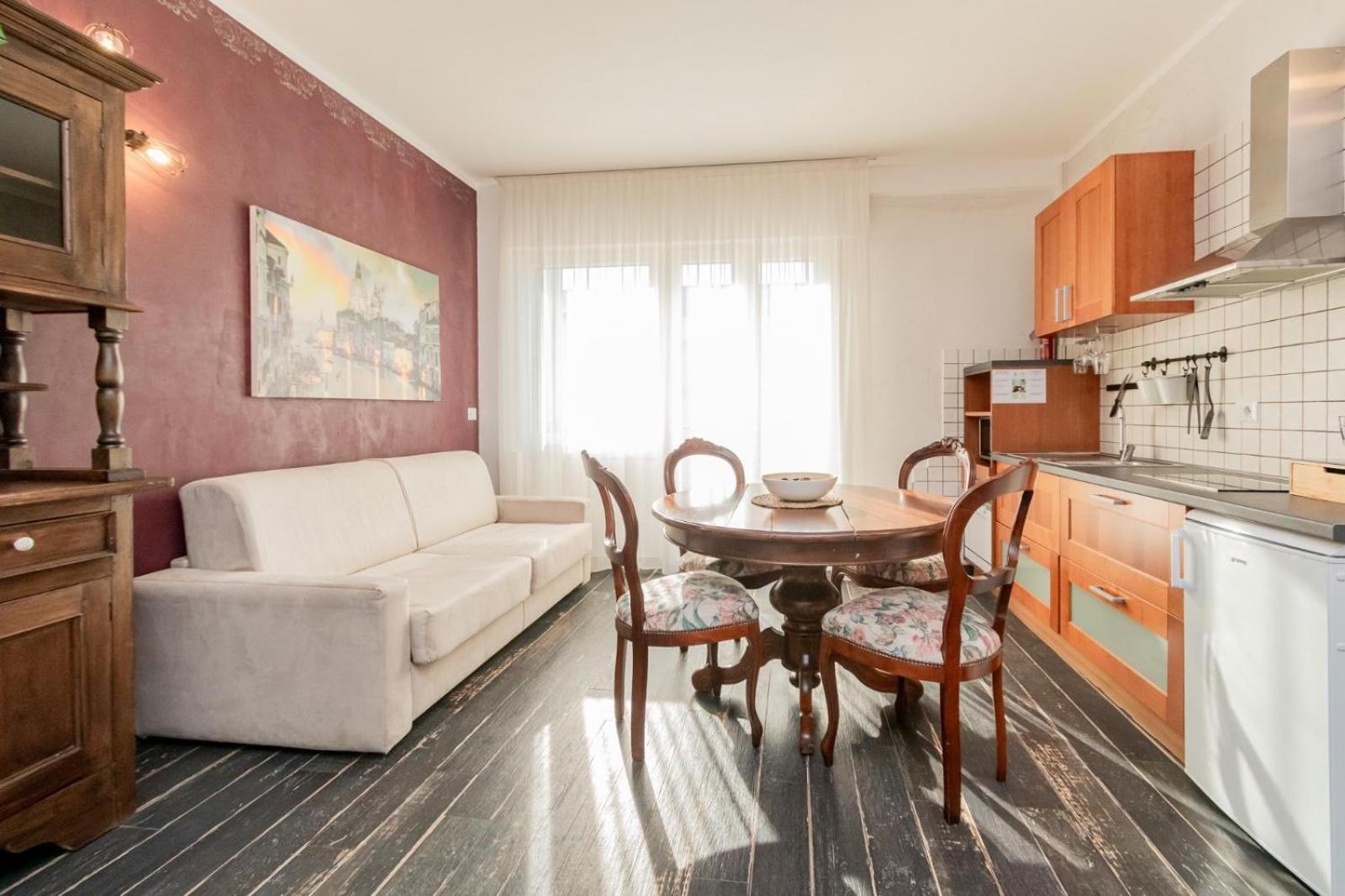 Suites Train Station Местре Екстериор снимка